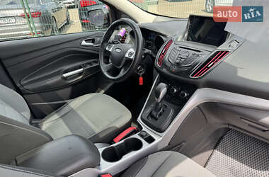 Позашляховик / Кросовер Ford Escape 2015 в 