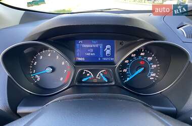 Позашляховик / Кросовер Ford Escape 2013 в 