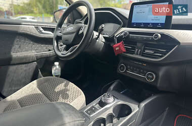 Позашляховик / Кросовер Ford Escape 2020 в 