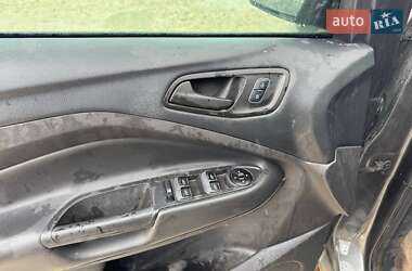 Внедорожник / Кроссовер Ford Escape 2017 в 