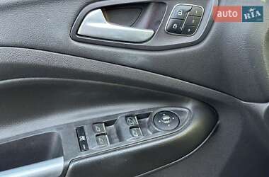 Внедорожник / Кроссовер Ford Escape 2013 в 