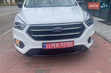 Внедорожник / Кроссовер Ford Escape 2019 в 