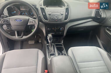Внедорожник / Кроссовер Ford Escape 2019 в 