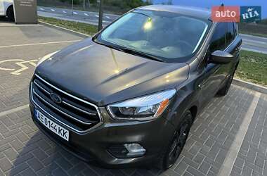 Внедорожник / Кроссовер Ford Escape 2017 в 