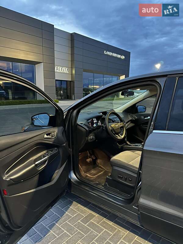 Внедорожник / Кроссовер Ford Escape 2017 в Днепре