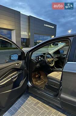 Внедорожник / Кроссовер Ford Escape 2017 в 