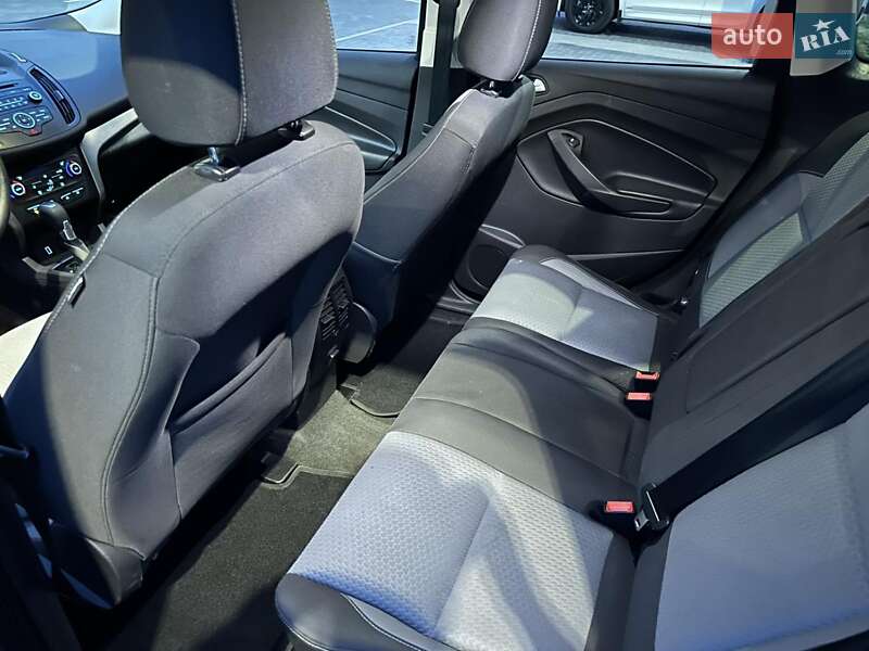 Внедорожник / Кроссовер Ford Escape 2017 в Днепре