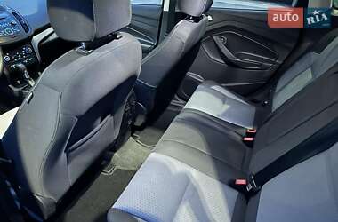 Внедорожник / Кроссовер Ford Escape 2017 в 