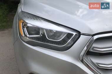 Внедорожник / Кроссовер Ford Escape 2016 в 