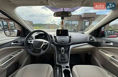Позашляховик / Кросовер Ford Escape 2014 в 
