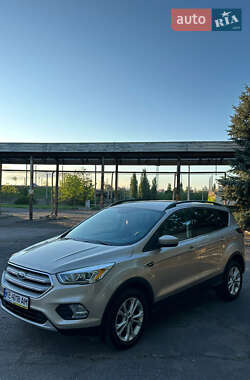 Внедорожник / Кроссовер Ford Escape 2017 в 