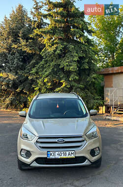Внедорожник / Кроссовер Ford Escape 2017 в 