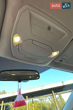 Внедорожник / Кроссовер Ford Escape 2017 в 