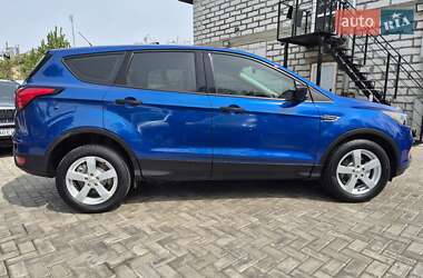 Внедорожник / Кроссовер Ford Escape 2019 в 