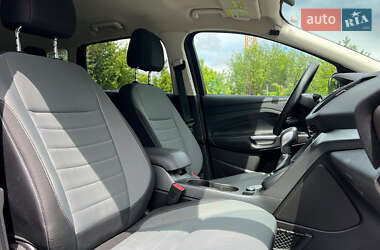 Внедорожник / Кроссовер Ford Escape 2015 в 