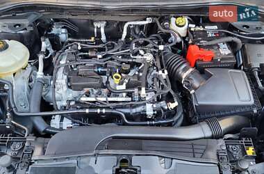 Внедорожник / Кроссовер Ford Escape 2021 в 