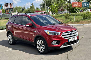 Внедорожник / Кроссовер Ford Escape 2017 в 