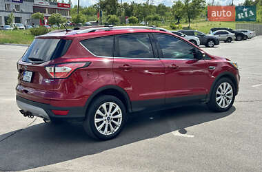 Внедорожник / Кроссовер Ford Escape 2017 в 