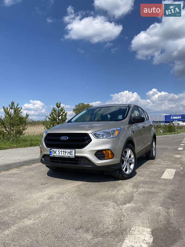 Внедорожник / Кроссовер Ford Escape 2017 в Ровно