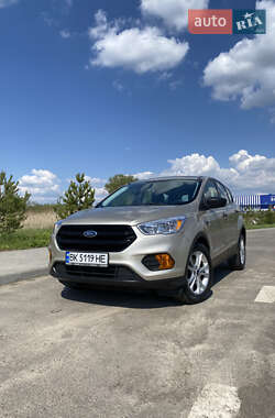 Внедорожник / Кроссовер Ford Escape 2017 в 