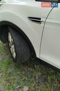 Внедорожник / Кроссовер Ford Escape 2014 в 