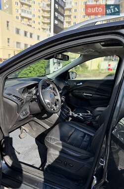 Внедорожник / Кроссовер Ford Escape 2015 в 