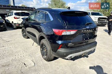 Внедорожник / Кроссовер Ford Escape 2022 в 