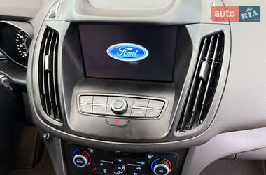 Позашляховик / Кросовер Ford Escape 2019 в 