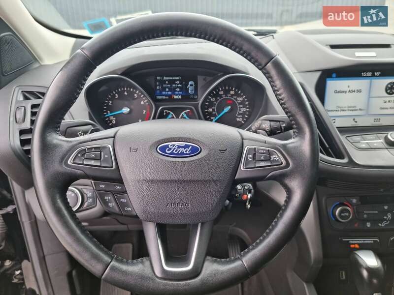 Внедорожник / Кроссовер Ford Escape 2017 в Новоукраинке