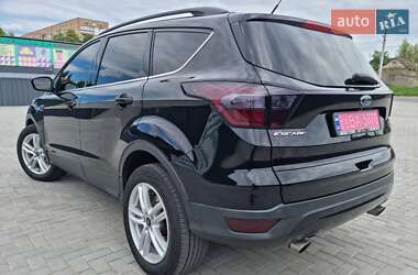 Внедорожник / Кроссовер Ford Escape 2017 в 