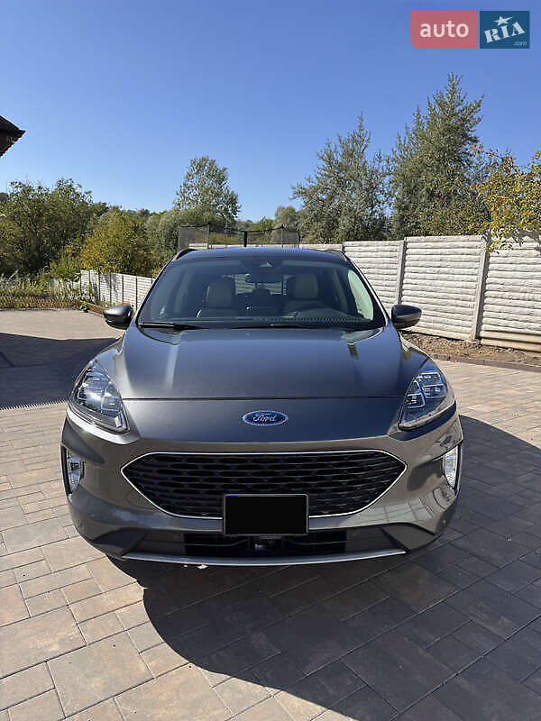 Внедорожник / Кроссовер Ford Escape 2020 в 