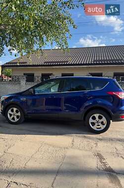 Позашляховик / Кросовер Ford Escape 2015 в 