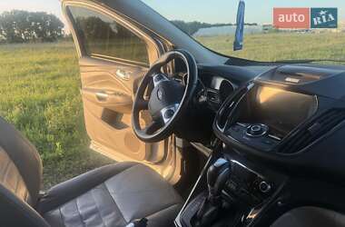 Внедорожник / Кроссовер Ford Escape 2014 в 