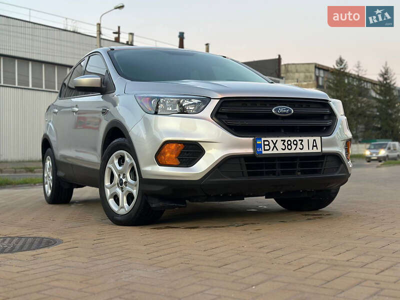 Внедорожник / Кроссовер Ford Escape 2019 в 