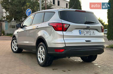 Внедорожник / Кроссовер Ford Escape 2019 в 