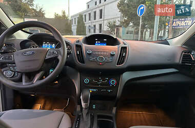 Внедорожник / Кроссовер Ford Escape 2019 в 