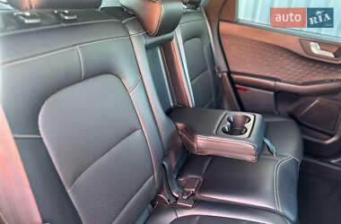Внедорожник / Кроссовер Ford Escape 2020 в 