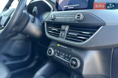 Внедорожник / Кроссовер Ford Escape 2020 в 