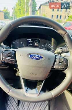 Внедорожник / Кроссовер Ford Escape 2022 в 