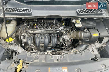 Внедорожник / Кроссовер Ford Escape 2014 в 