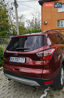 Позашляховик / Кросовер Ford Escape 2017 в 