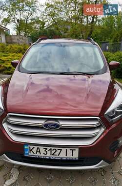 Позашляховик / Кросовер Ford Escape 2017 в 
