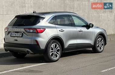 Позашляховик / Кросовер Ford Escape 2022 в 