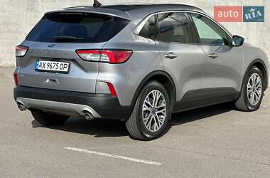 Позашляховик / Кросовер Ford Escape 2022 в 