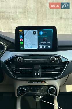 Позашляховик / Кросовер Ford Escape 2022 в 