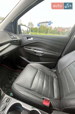 Внедорожник / Кроссовер Ford Escape 2013 в 
