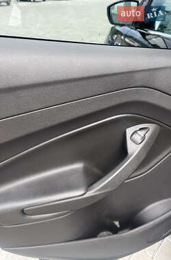 Внедорожник / Кроссовер Ford Escape 2013 в 