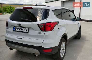 Внедорожник / Кроссовер Ford Escape 2019 в 