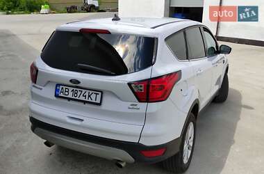 Внедорожник / Кроссовер Ford Escape 2019 в 