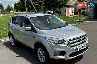 Внедорожник / Кроссовер Ford Escape 2017 в 